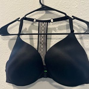 Victoria's Secret ‘So Obsessed’ Black Racerback Push Up Front Closure
Size 38D